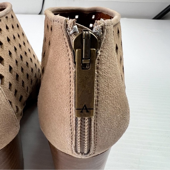 Aquatalia Sandals women 6 Nikita Tan Open Toe Suede Wedge Booties - Picture 12 of 13